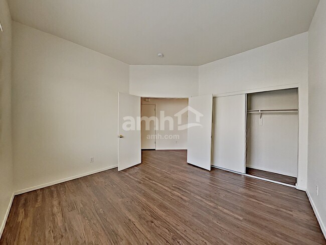 Building Photo - 2849 Serenidad Dr