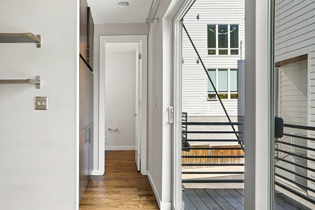 Building Photo - $4,015.95 with $300 Off The First Month's Rent, 3 Beds - 3.5 Baths, Single-Family Home in Denver ...