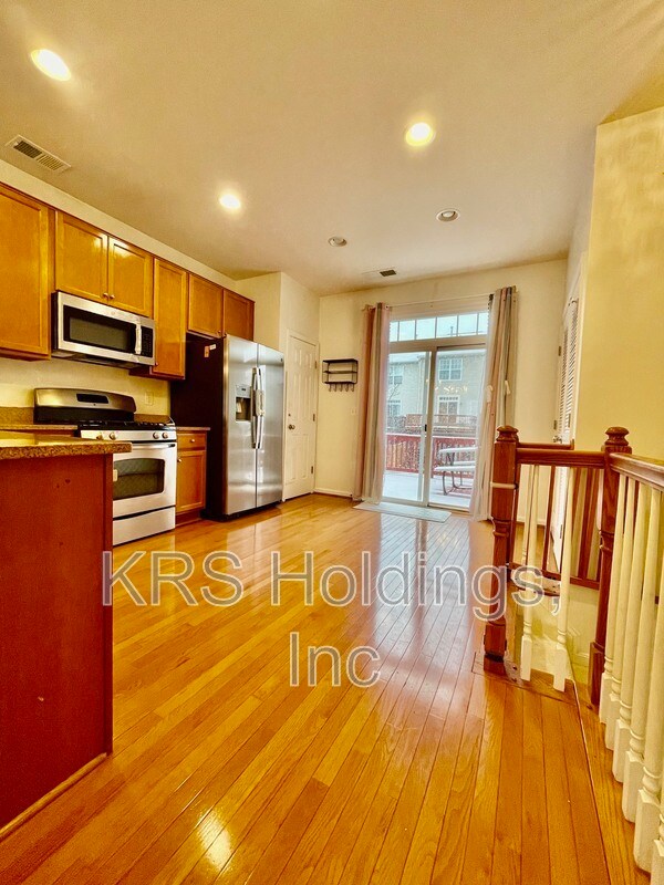 Building Photo - 15706 John Diskin Cir