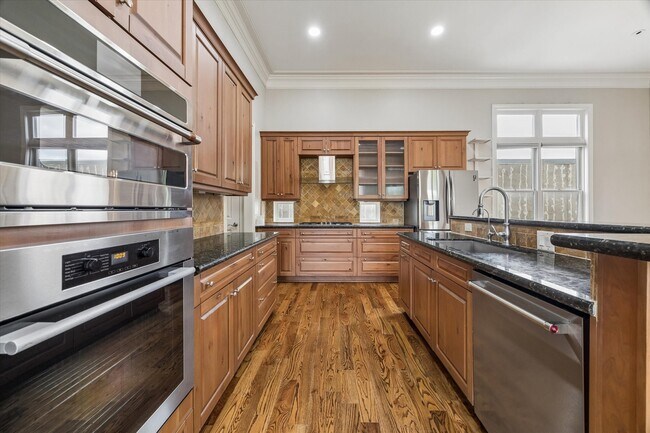 Building Photo - 6019 Post Oak Green Ln