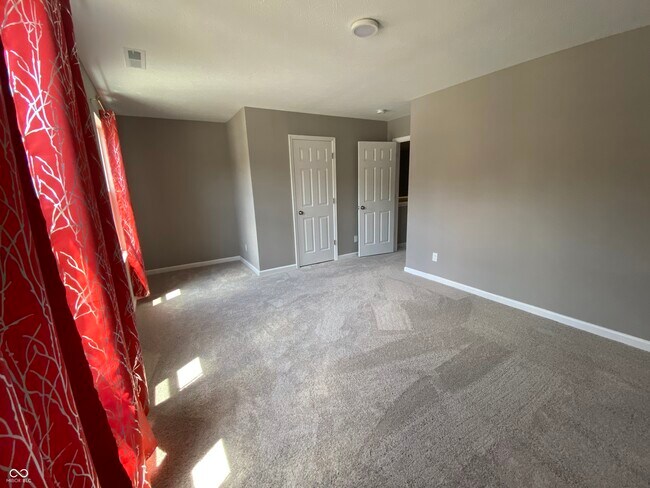 Building Photo - 5668 Grosbeak Dr