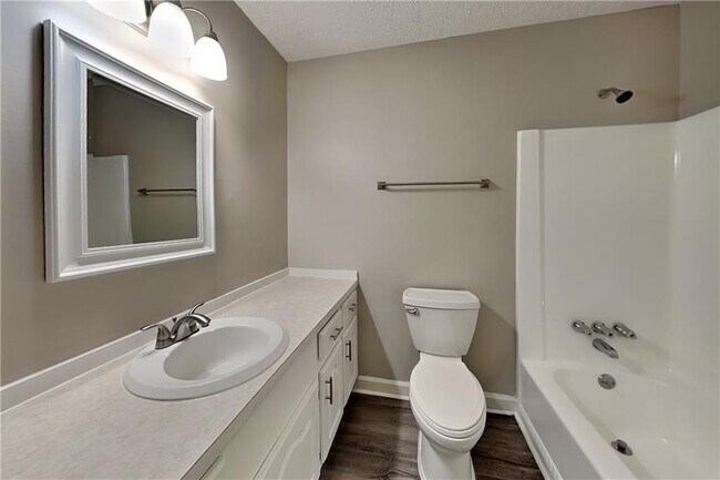 Building Photo - 2426 Emberwood Ct