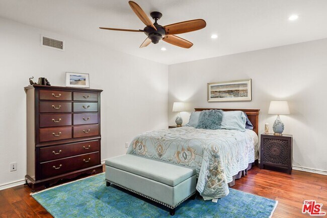 Building Photo - 4244 Avenida De La Encinal