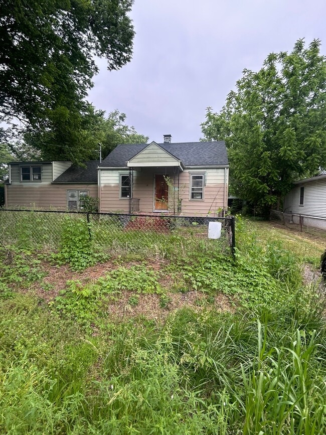 Building Photo - 17 Cahokia St