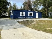 Building Photo - 10452 Pinehurst Dr