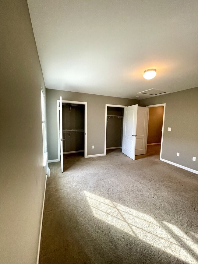 Building Photo - 81 Gloucester Dr