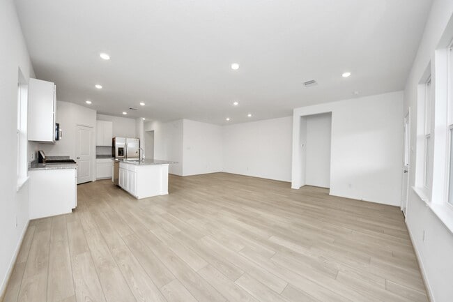 Building Photo - 5615 Buttonbush Ct