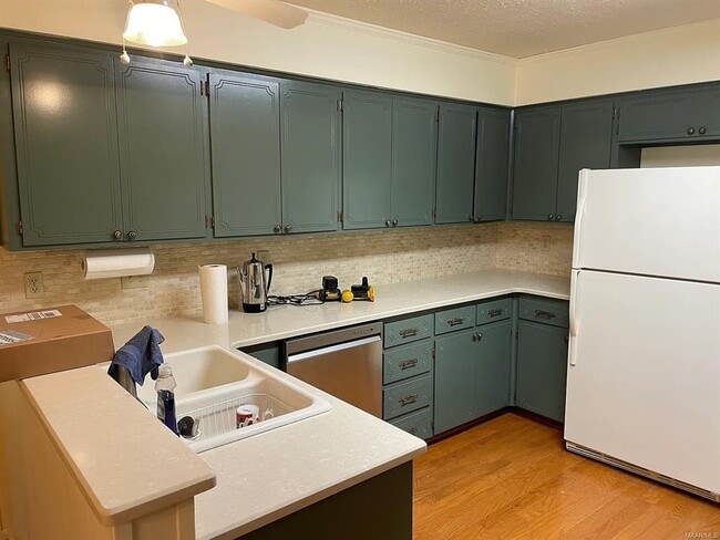 Building Photo - 3948 Ray Dr