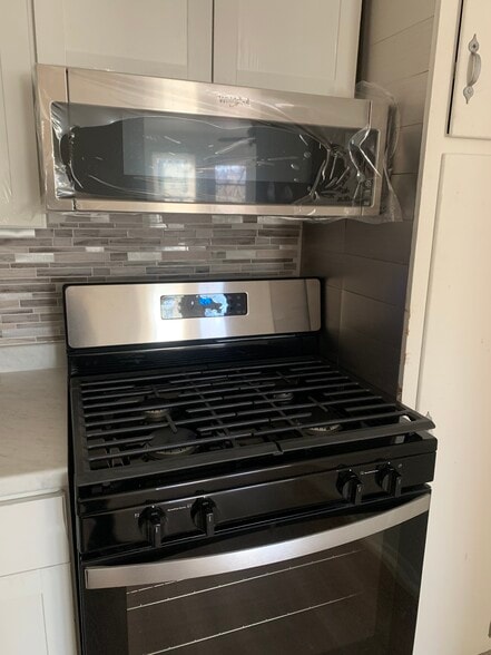 New appliances - 4071 Balwynne Park Rd
