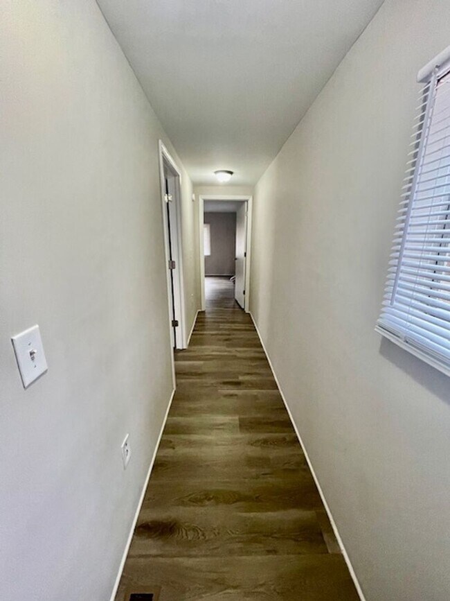 Building Photo - Adorable  3 bedroom 2 bath Mobile Home located it Dallas