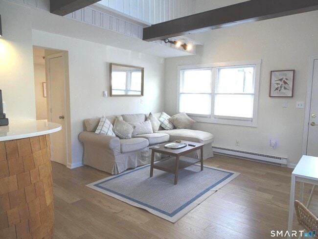 Building Photo - 81 Church St