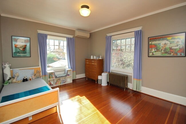 Building Photo - 2343 NE 21st Ave