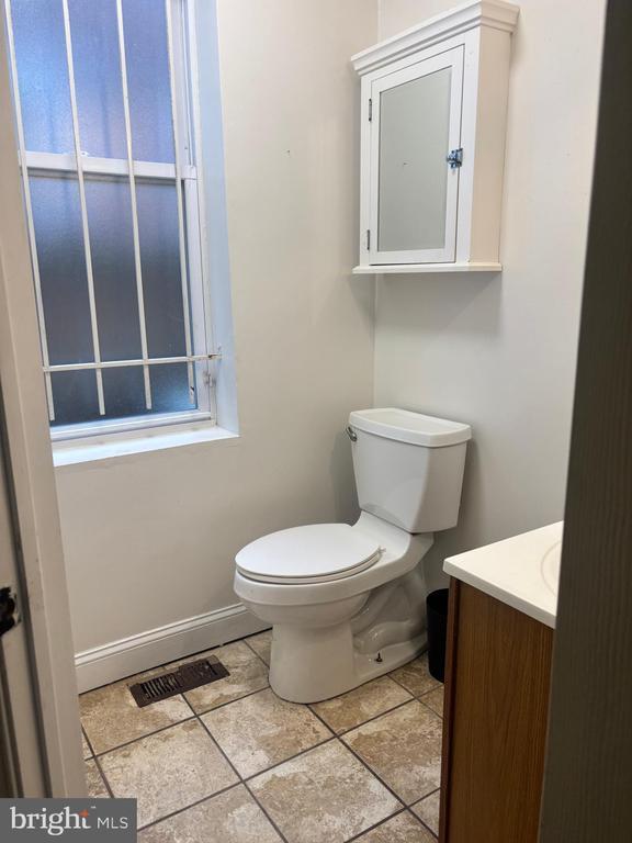 Building Photo - 1625 Edgley St