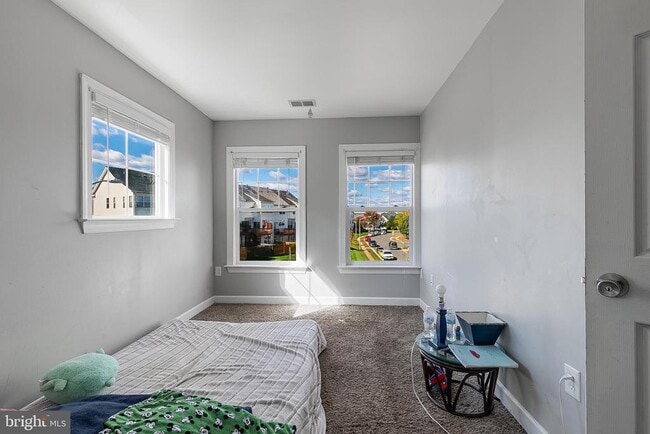 Building Photo - 8265 Glade Bank Dr