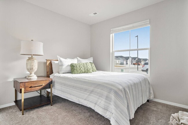 Building Photo - 11590 Maidstone St