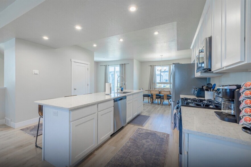 Building Photo - 1024 W 400 S