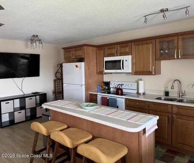 Building Photo - 1273 Jimmy Buffett Mem Hwy