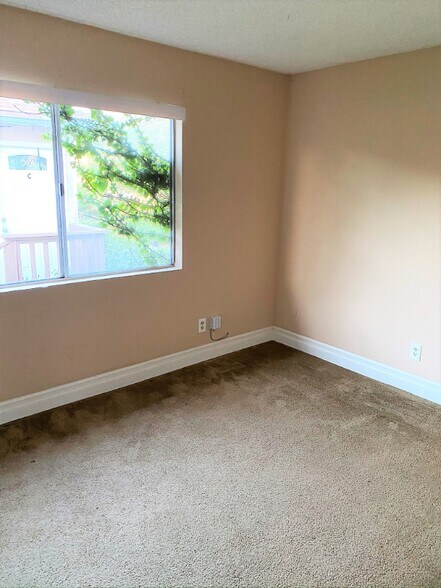 Building Photo - 139 Avenida Miramar