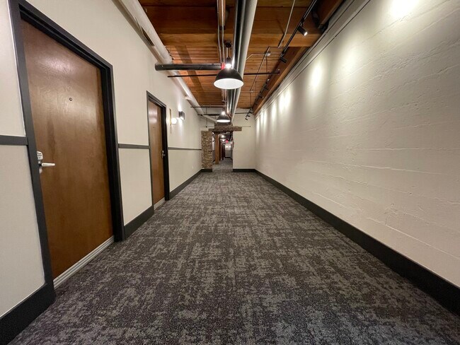 Building Photo - 1060 Worlds Fair Park Dr