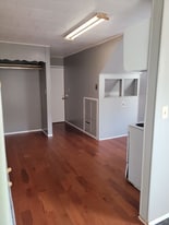 Building Photo - 509 W Centre St