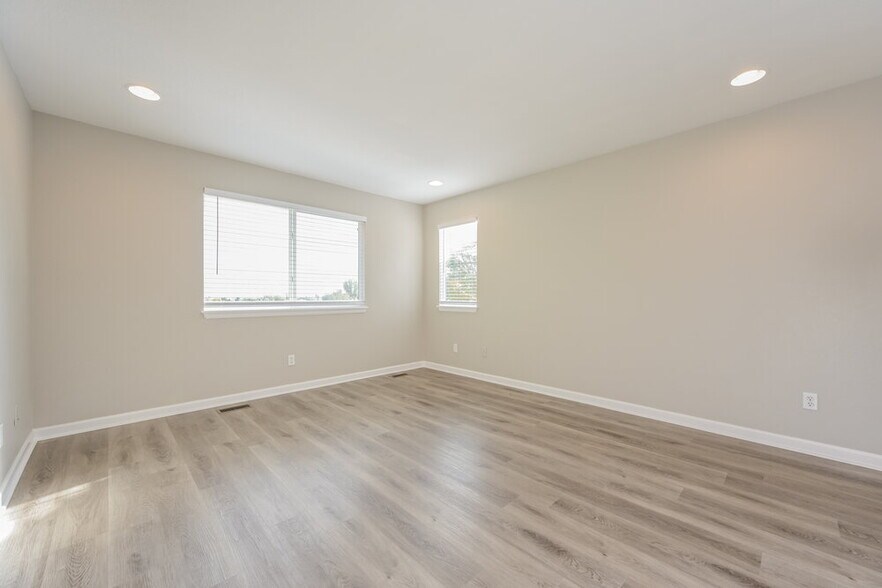 Building Photo - 3537 E 141st Pl