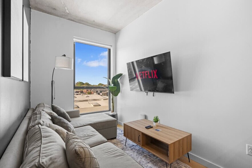 Building Photo - 224 Foster Ave