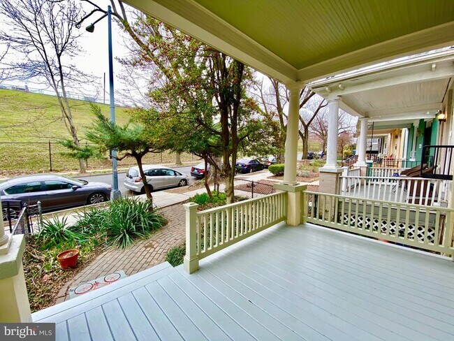 Building Photo - 140 Bryant St NW