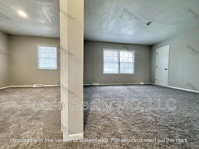 Building Photo - 7211 Montana Ave