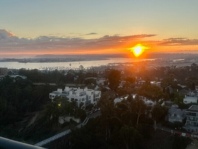 Building Photo - 475 Redwood St