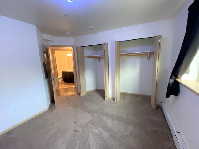 Building Photo - 956 Boston Way