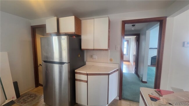 Building Photo - 1 Cresthaven Dr