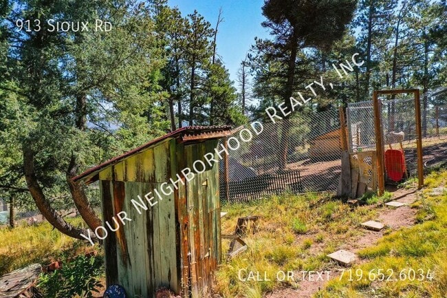 Building Photo - 913 Sioux Rd