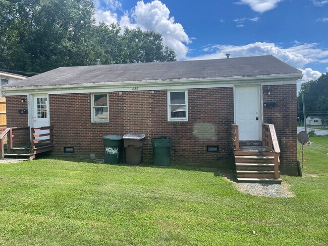 Building Photo - 838 Broad Ave