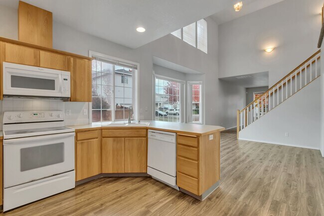 Building Photo - Spacious 3 Bedroom Home in Olympia