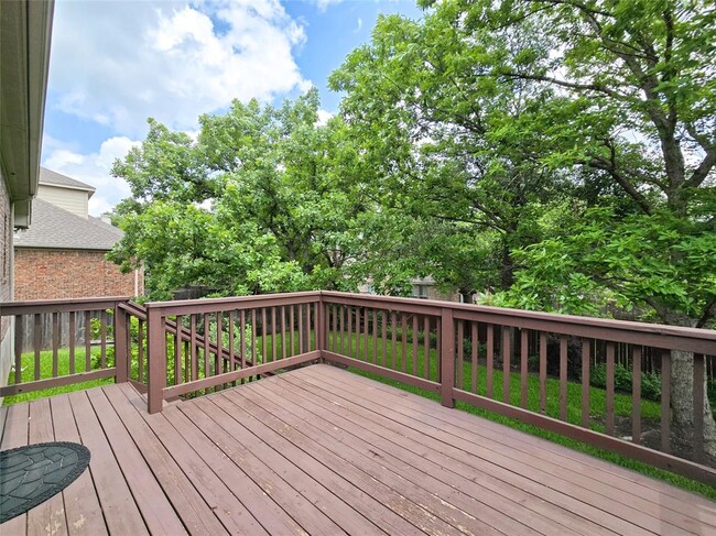 Building Photo - 9901 Bundoran Dr