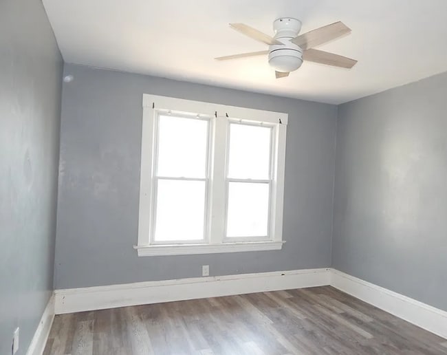 Building Photo - 10805 Hull Ave