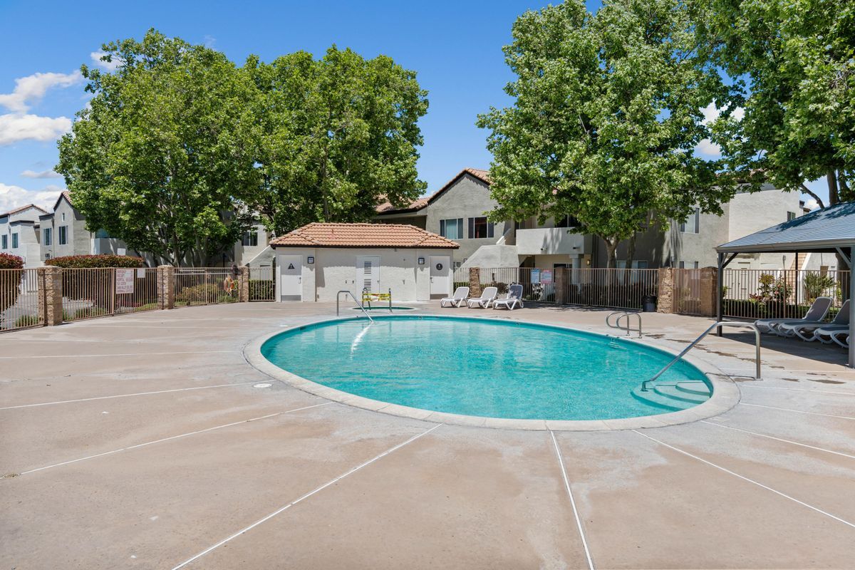 Building Photo - 21305 Nandina Ln
