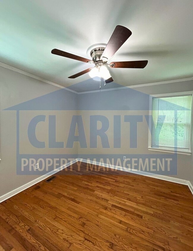 Building Photo - Three bedroom home in Downtown Cleveland!