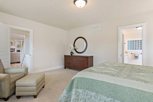 Building Photo - 3 Bedroom 3 Bathroom home in desirable North Boise.