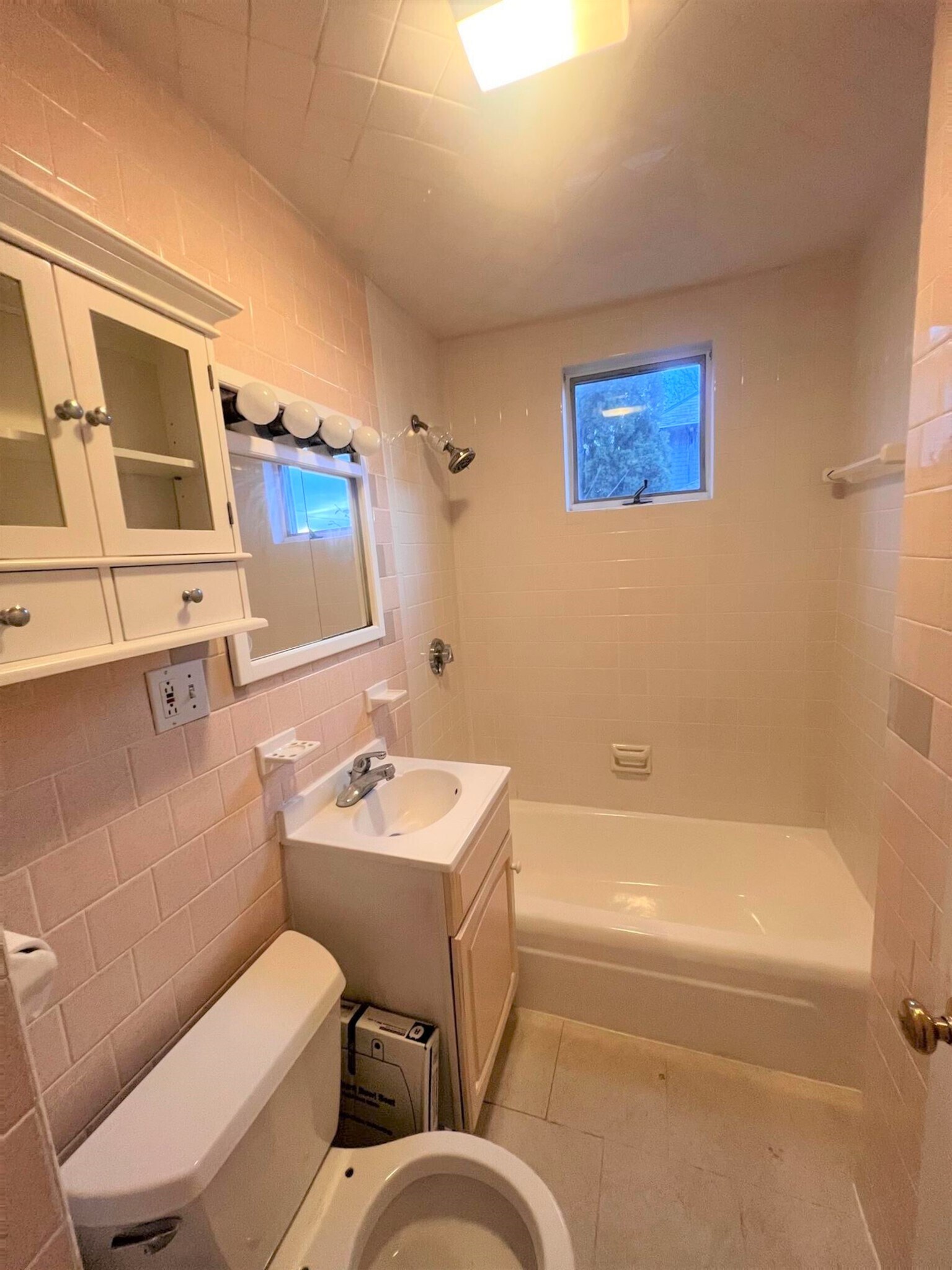 Building Photo - 110 W Quincy St