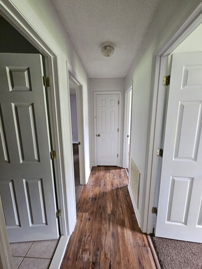 Building Photo - 3 Bedroom Jacksonville Home for Rent