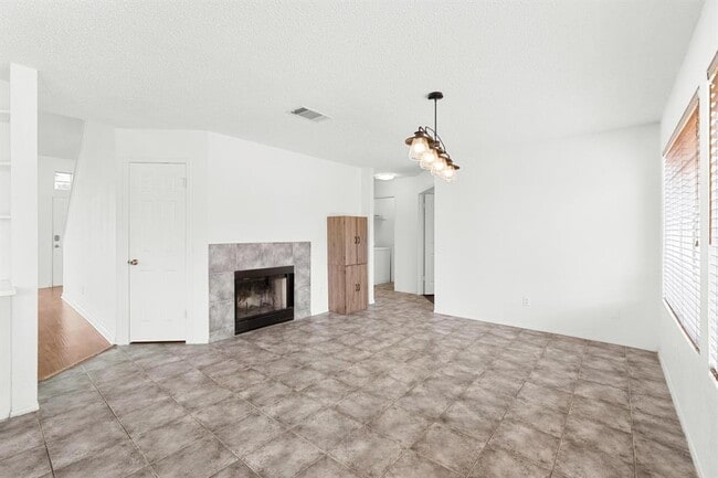 Building Photo - 12701 Tantara Dr
