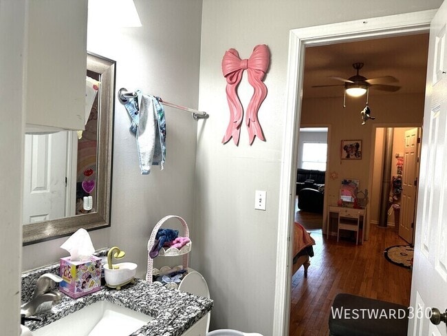 Building Photo - 3936 N Ashland Ave