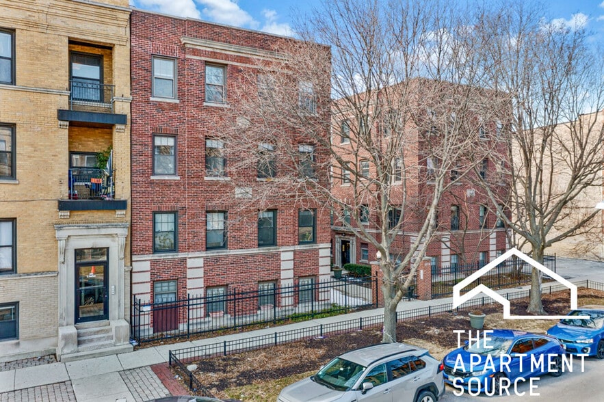 Building Photo - 3713 N Sheffield Ave