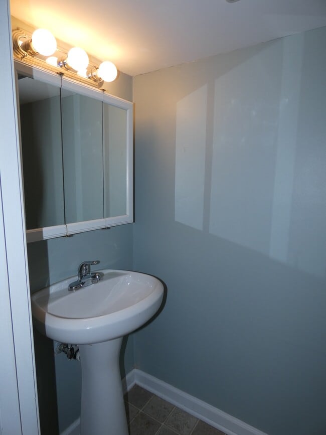 Building Photo - 5903 Creek View Dr