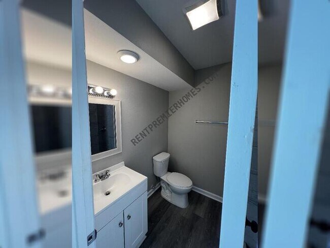 Building Photo - 1908 War Eagle Dr