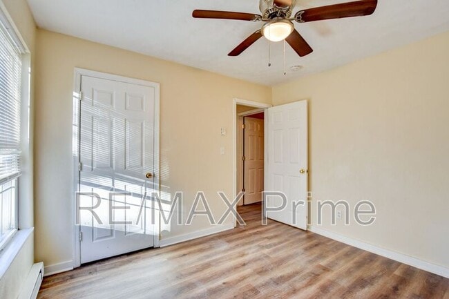 Building Photo - 409 Hunter St