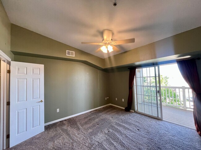 Building Photo - 1 bed 1 bath w/ Beautiful Mountain views!