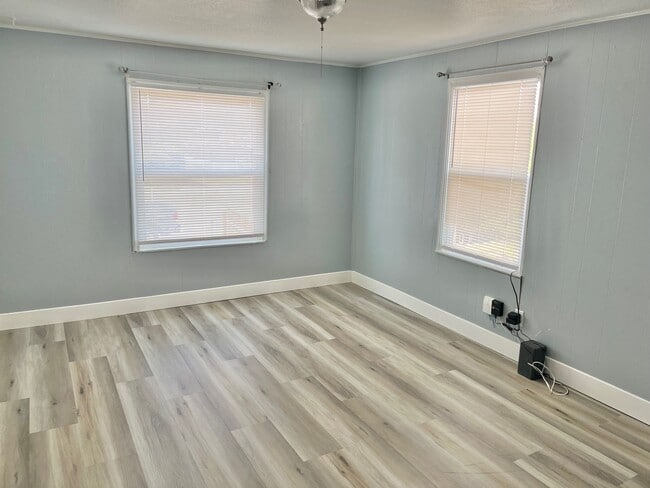 Building Photo - 4 Plex Seller Finance