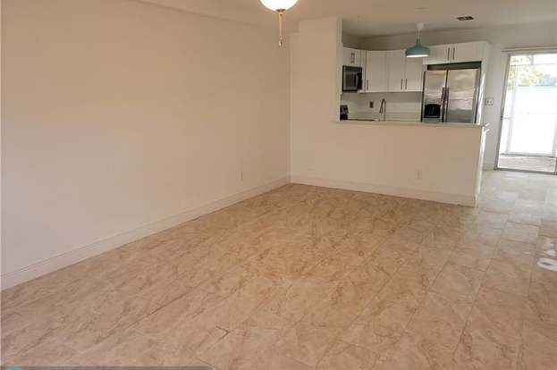 Building Photo - 2828 Edgehill Ln